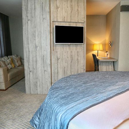 Ramada Mersin Mersin  Buitenkant foto