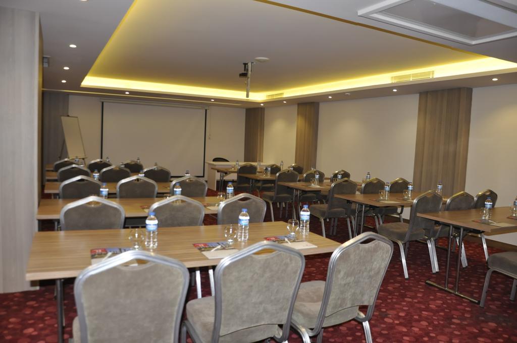 Ramada Mersin Mersin  Buitenkant foto