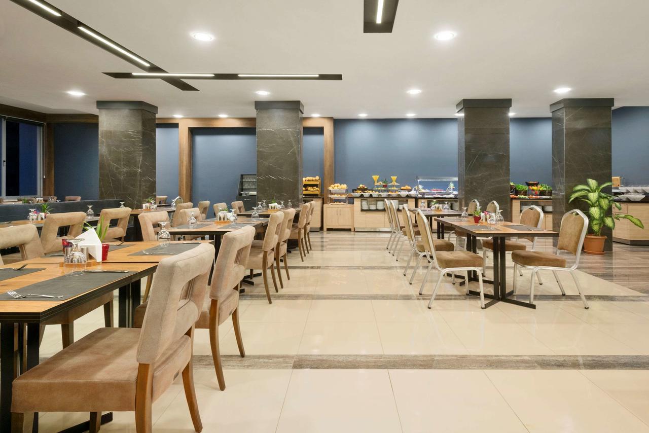 Ramada Mersin Mersin  Buitenkant foto