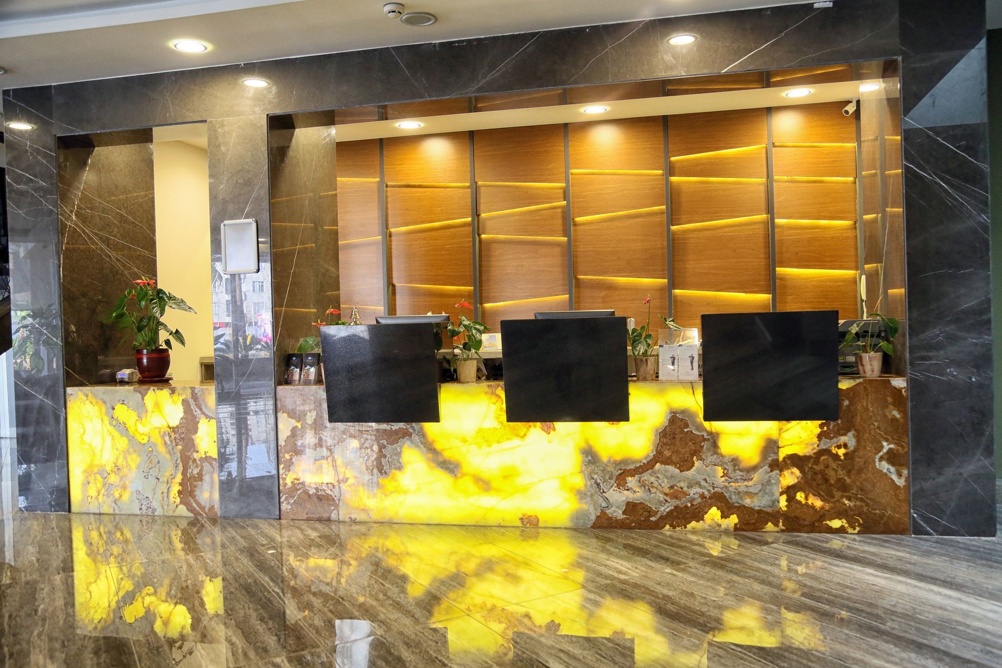 Ramada Mersin Mersin  Buitenkant foto